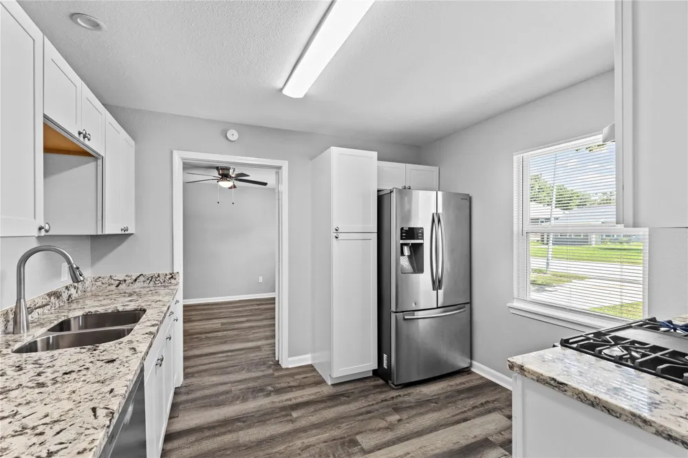 4838 Van Fleet Street Houston, TX 77033