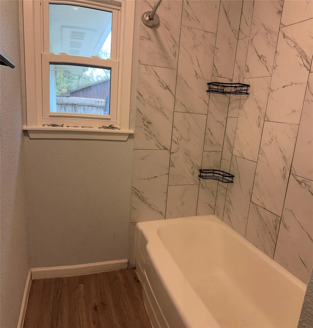 211 Van Winkle Street Lake Jackson, TX 77566