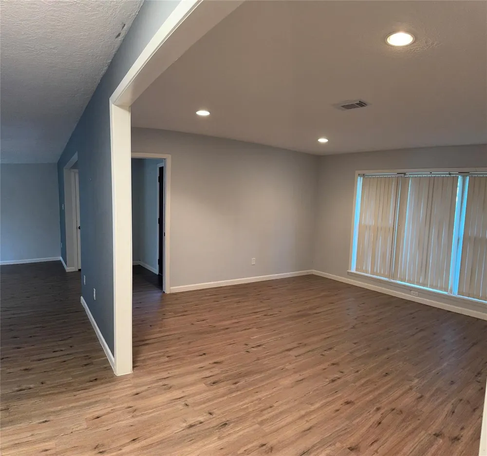 211 Van Winkle Street Lake Jackson, TX 77566