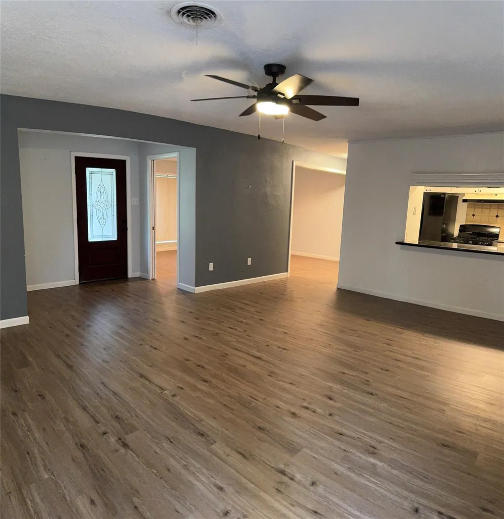 211 Van Winkle Street Lake Jackson, TX 77566