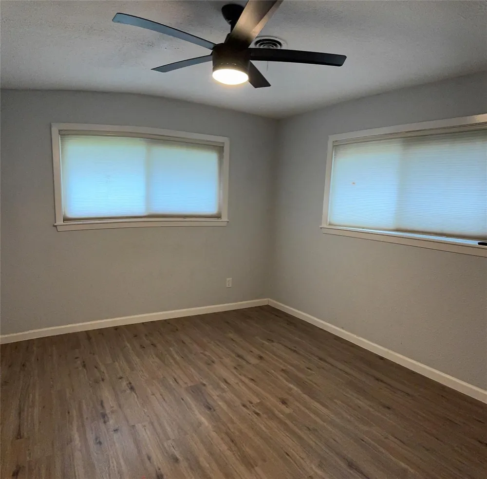 211 Van Winkle Street Lake Jackson, TX 77566