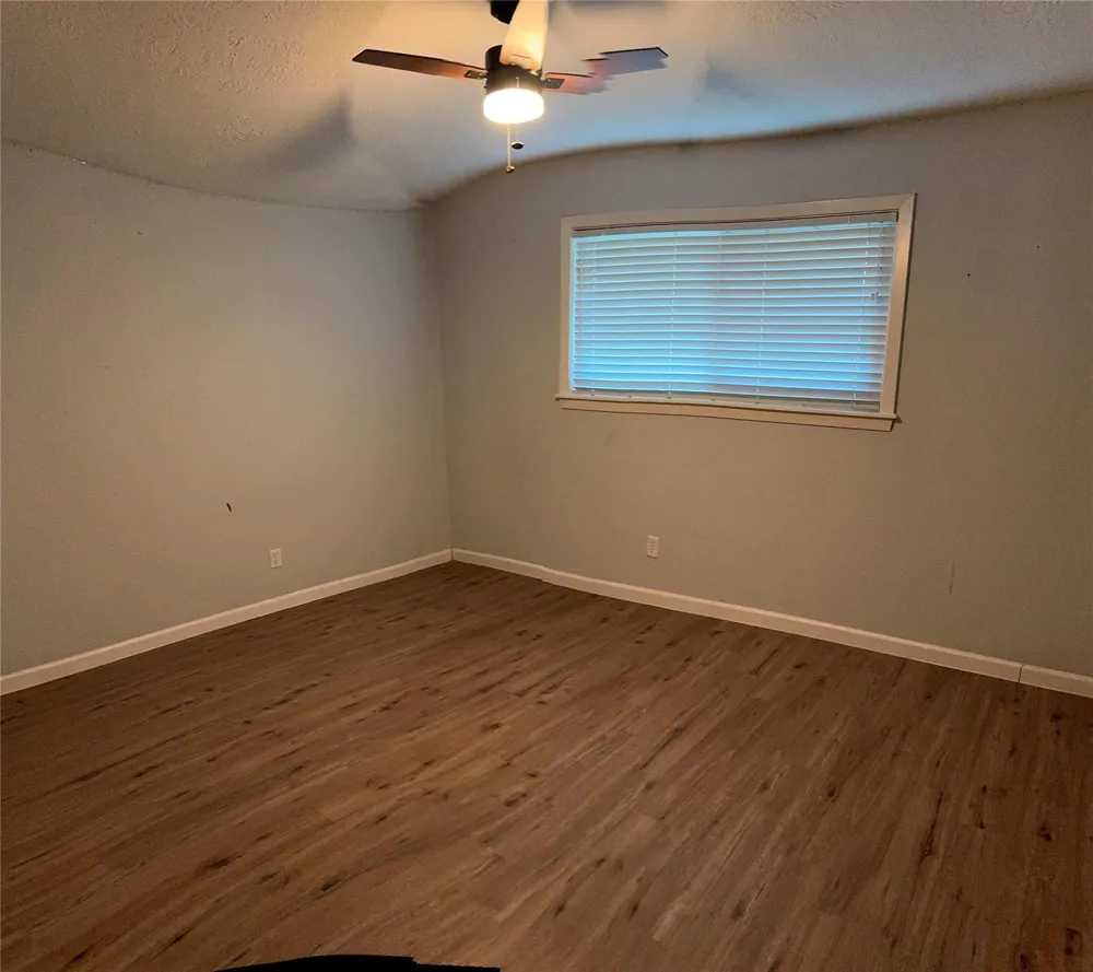 211 Van Winkle Street Lake Jackson, TX 77566