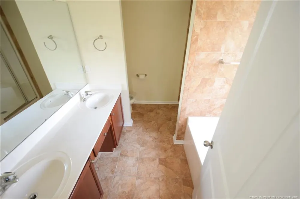2541 Spinnaker Drive Hope Mills, NC 28348