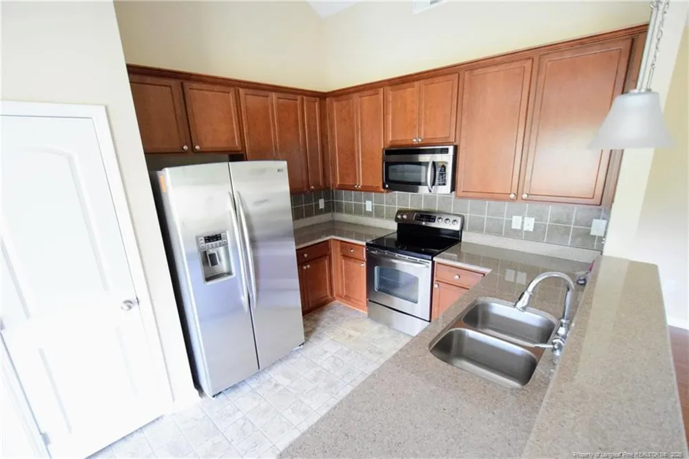 2541 Spinnaker Drive Hope Mills, NC 28348