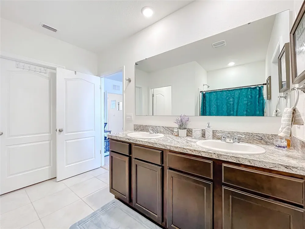1634 REDDISH EGRET COURT Davenport, FL 33897