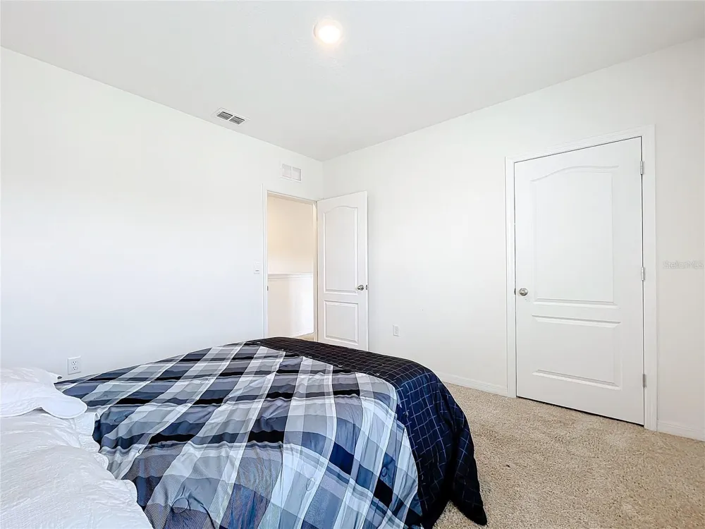 1634 REDDISH EGRET COURT Davenport, FL 33897