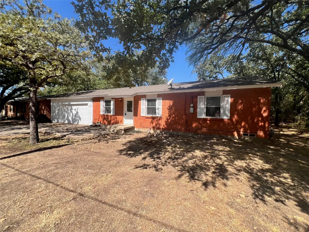 115 Burl Street Corinth, TX 76208