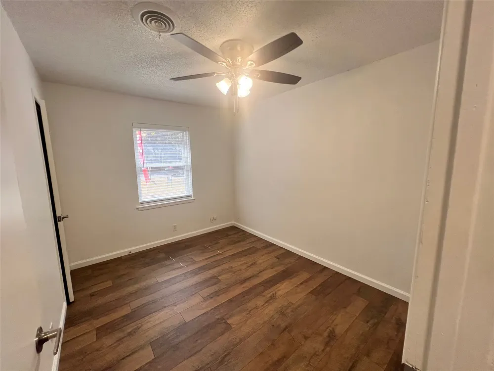 115 Burl Street Corinth, TX 76208