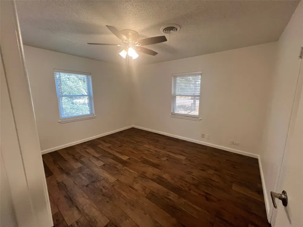 115 Burl Street Corinth, TX 76208