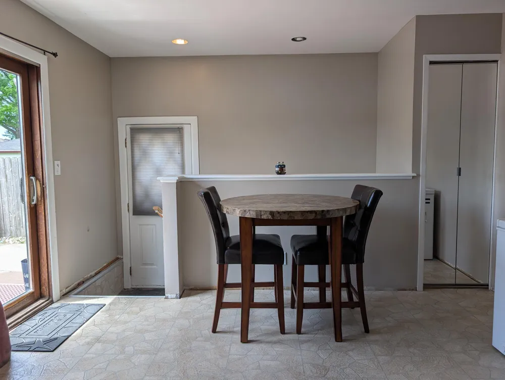 16318 Wellington Avenue Roseville, MI 48066