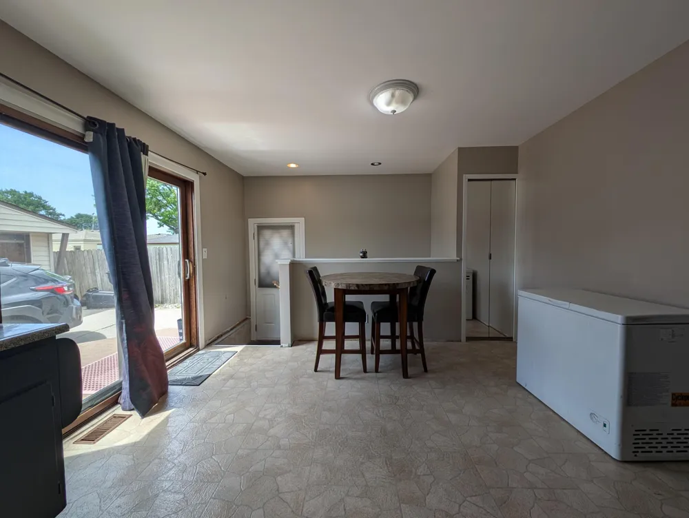 16318 Wellington Avenue Roseville, MI 48066