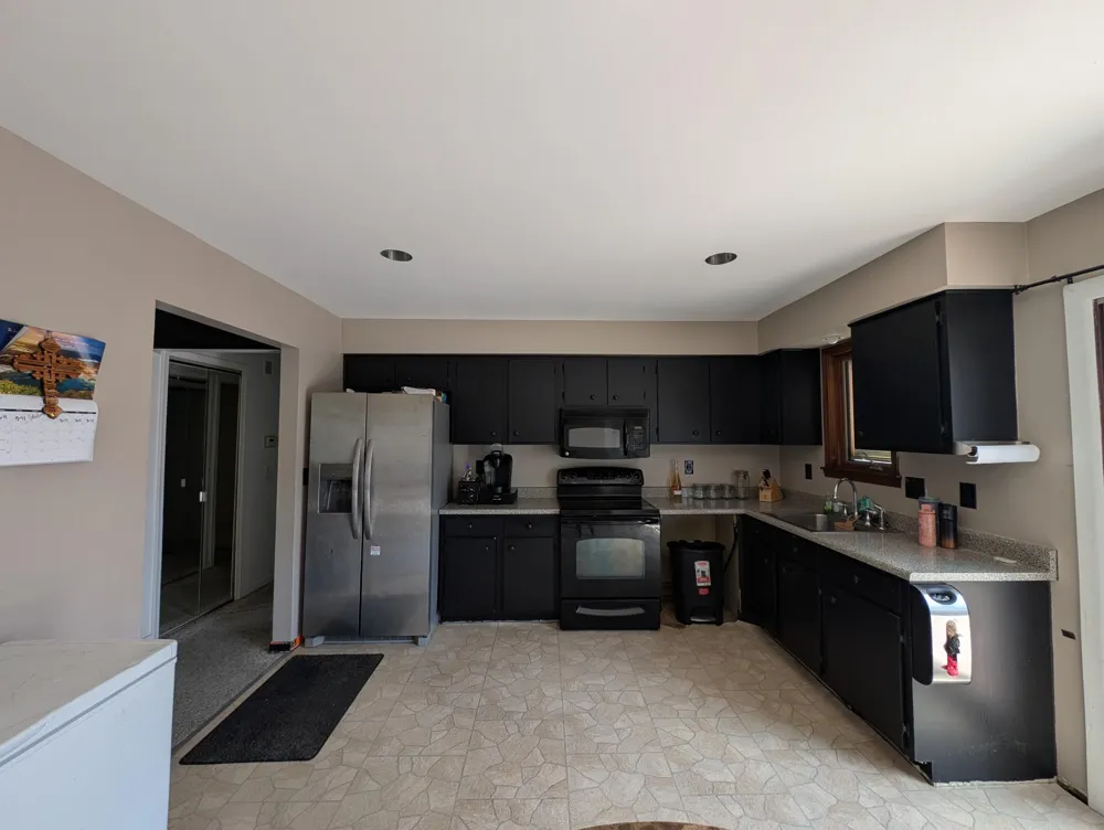 16318 Wellington Avenue Roseville, MI 48066