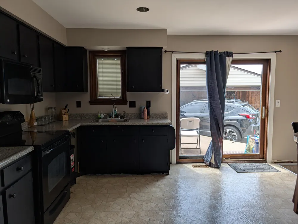 16318 Wellington Avenue Roseville, MI 48066