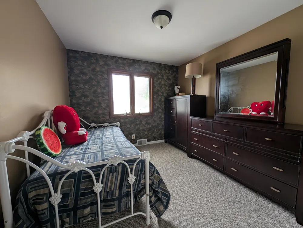 16318 Wellington Avenue Roseville, MI 48066