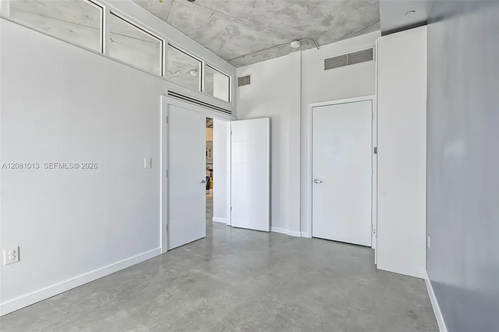 10 SW South River Dr #1106 Miami, FL 33130
