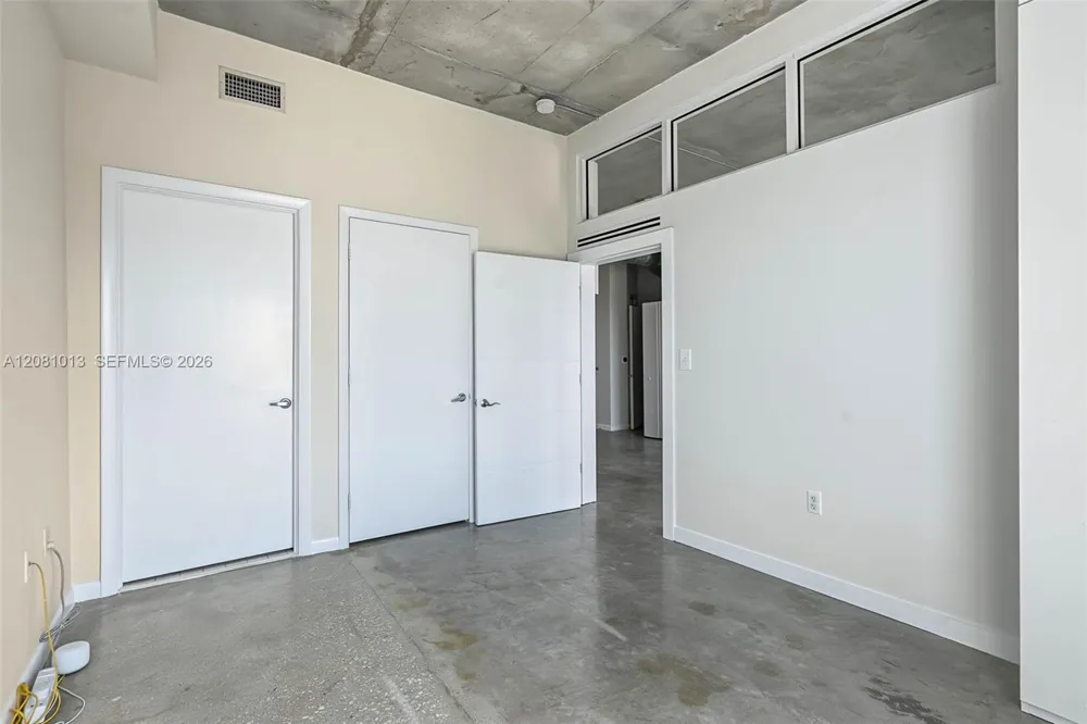 10 SW South River Dr #1106 Miami, FL 33130