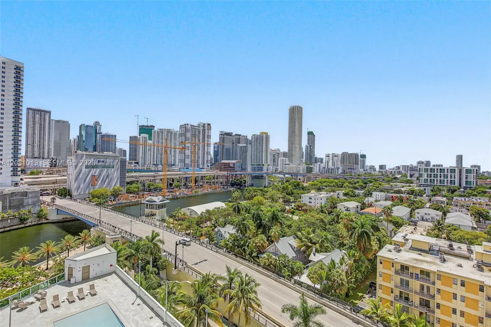 10 SW South River Dr #1106 Miami, FL 33130