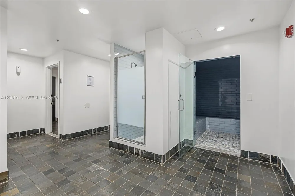 10 SW South River Dr #1106 Miami, FL 33130