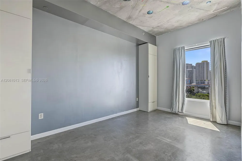10 SW South River Dr #1106 Miami, FL 33130