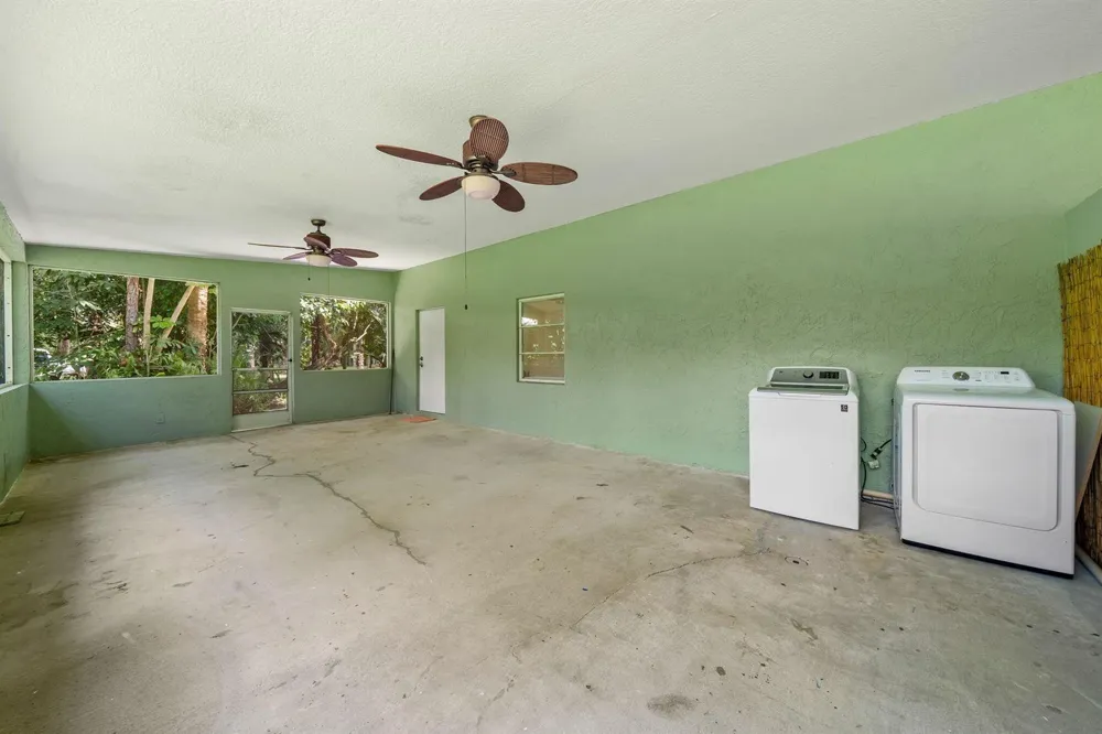 2585 W G ROAD 