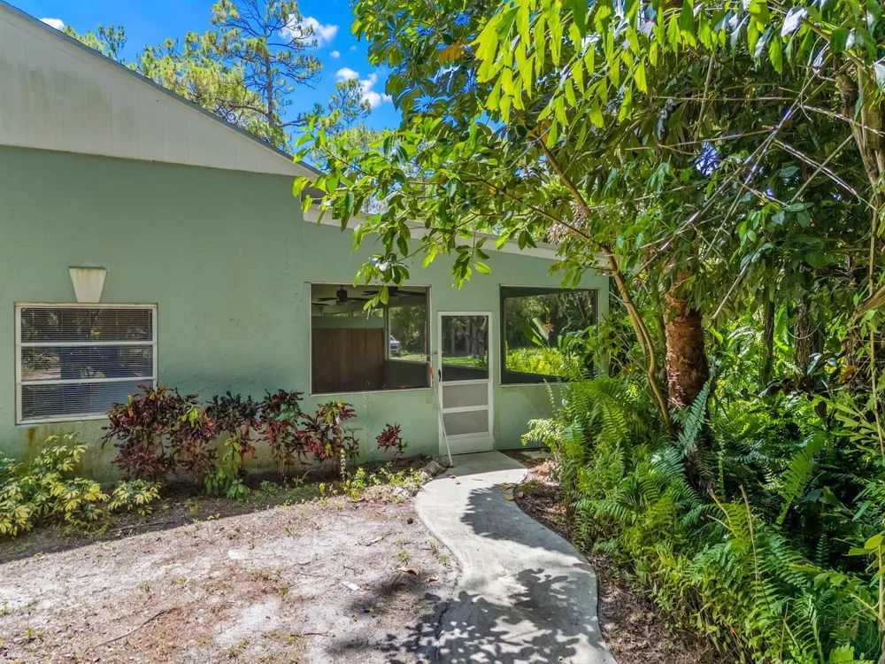 2585 W G ROAD 