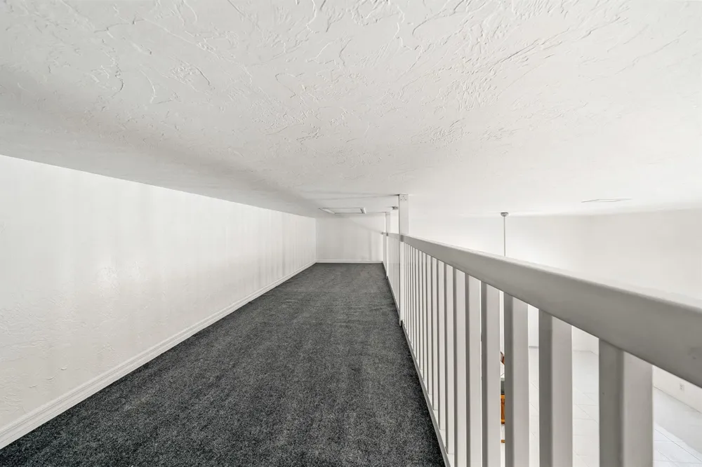 2585 W G ROAD 