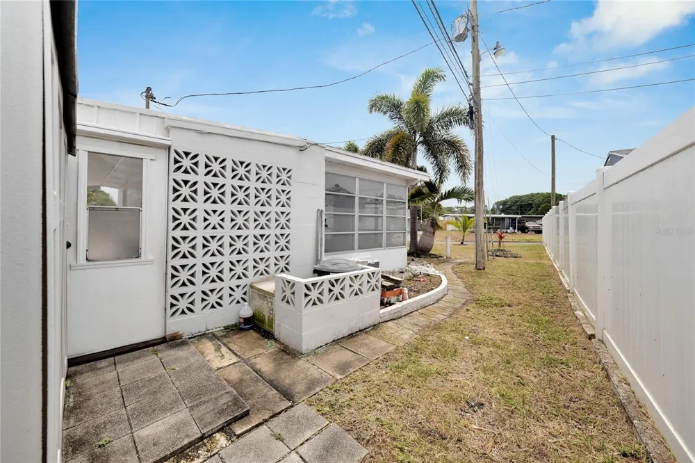 12093 104TH LANE Largo, FL 33773