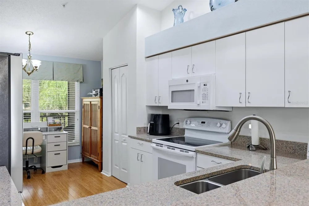5221 MAHOGANY RUN AVENUE #224 Sarasota, FL 34241