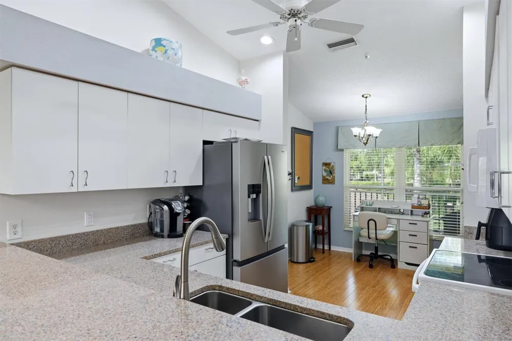 5221 MAHOGANY RUN AVENUE #224 Sarasota, FL 34241