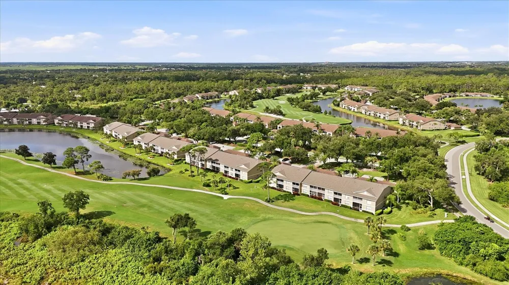 5221 MAHOGANY RUN AVENUE #224 Sarasota, FL 34241