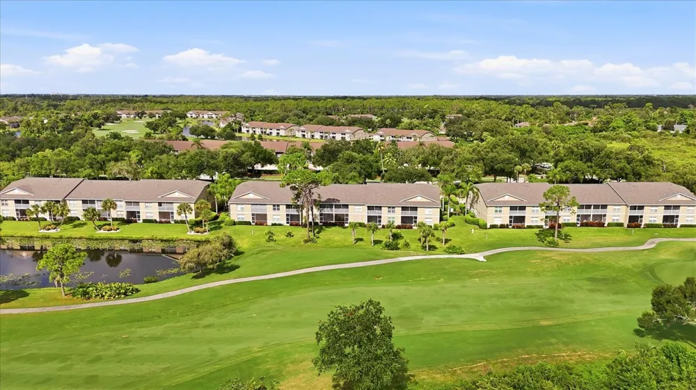 5221 MAHOGANY RUN AVENUE #224 Sarasota, FL 34241