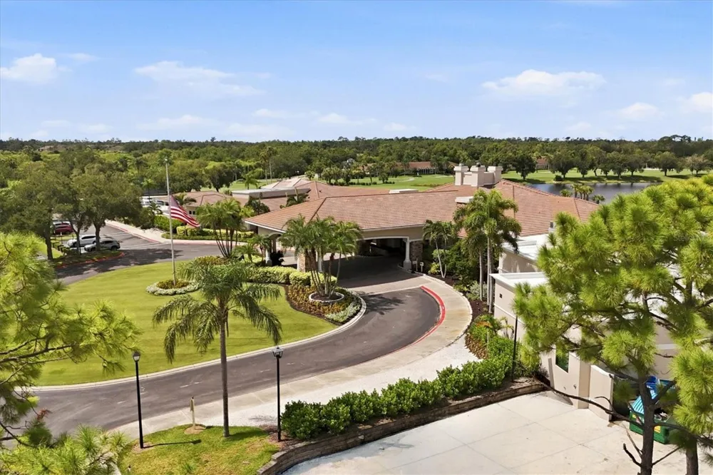 5221 MAHOGANY RUN AVENUE #224 Sarasota, FL 34241