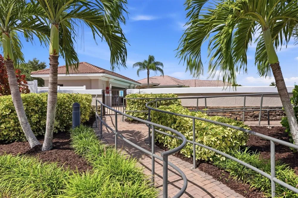 5221 MAHOGANY RUN AVENUE #224 Sarasota, FL 34241