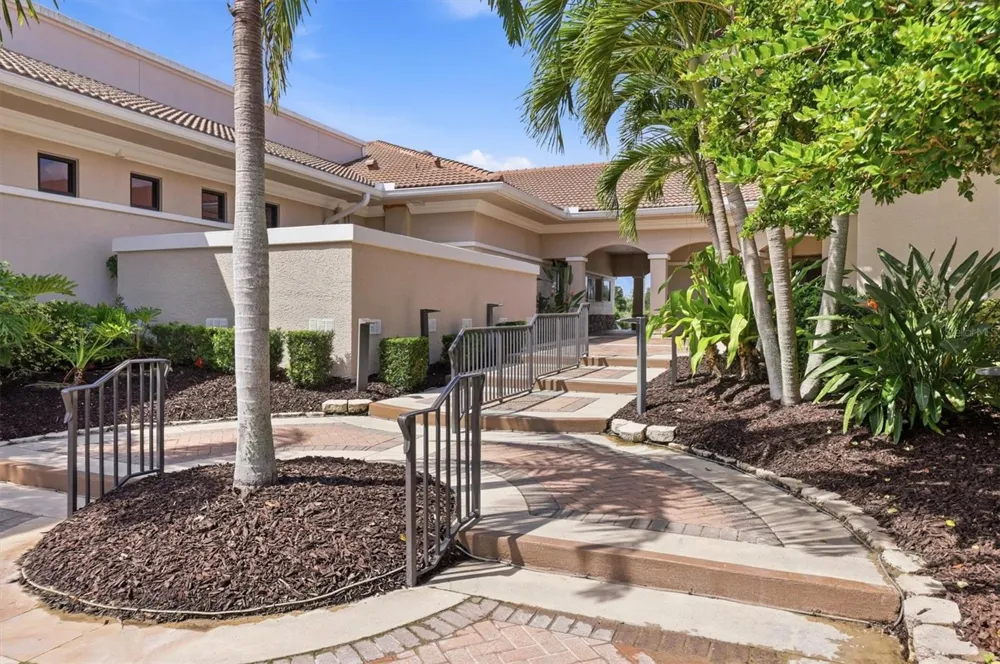 5221 MAHOGANY RUN AVENUE #224 Sarasota, FL 34241