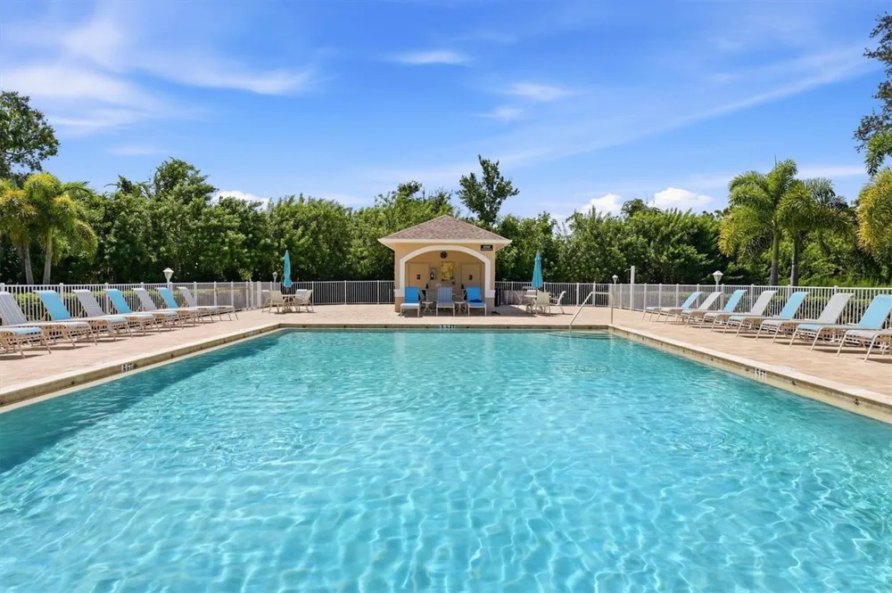5221 MAHOGANY RUN AVENUE #224 Sarasota, FL 34241
