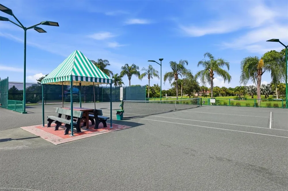5221 MAHOGANY RUN AVENUE #224 Sarasota, FL 34241
