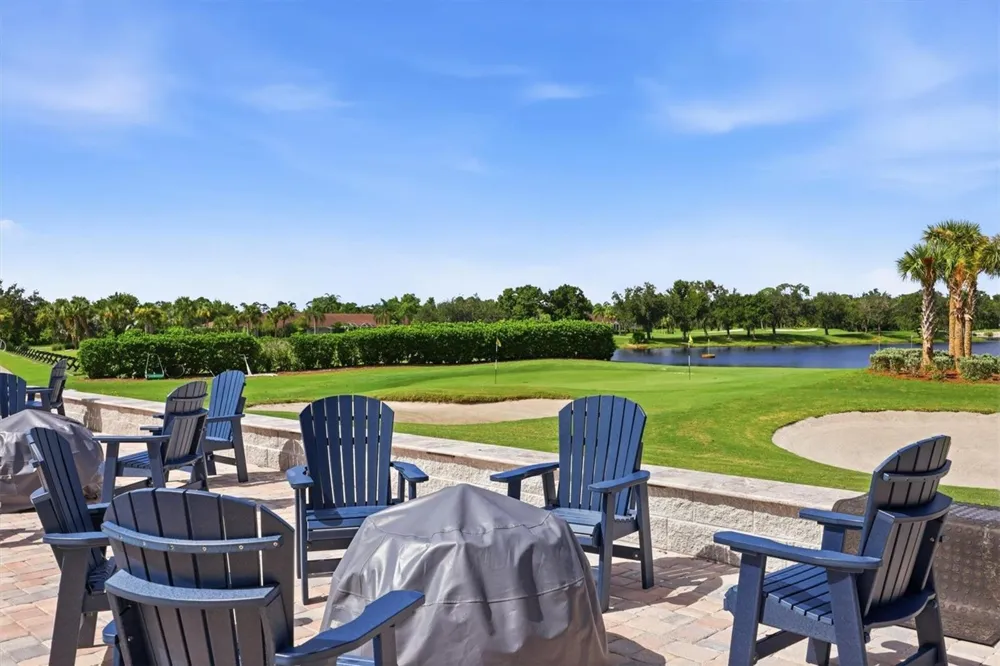 5221 MAHOGANY RUN AVENUE #224 Sarasota, FL 34241
