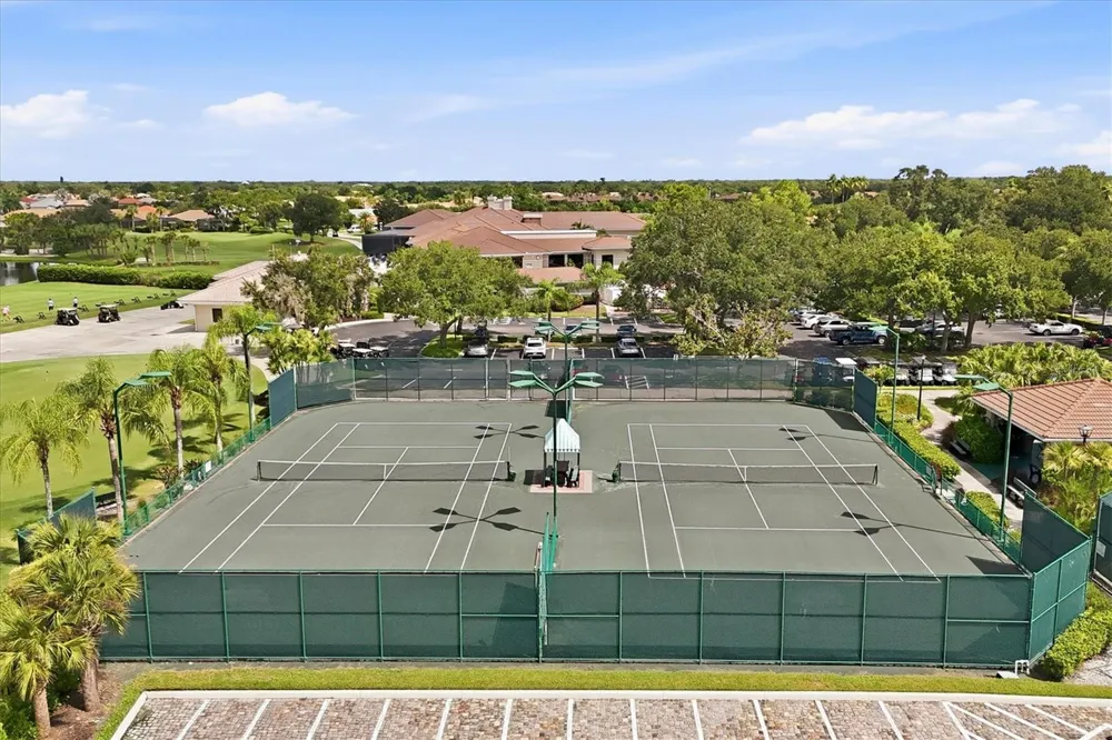 5221 MAHOGANY RUN AVENUE #224 Sarasota, FL 34241