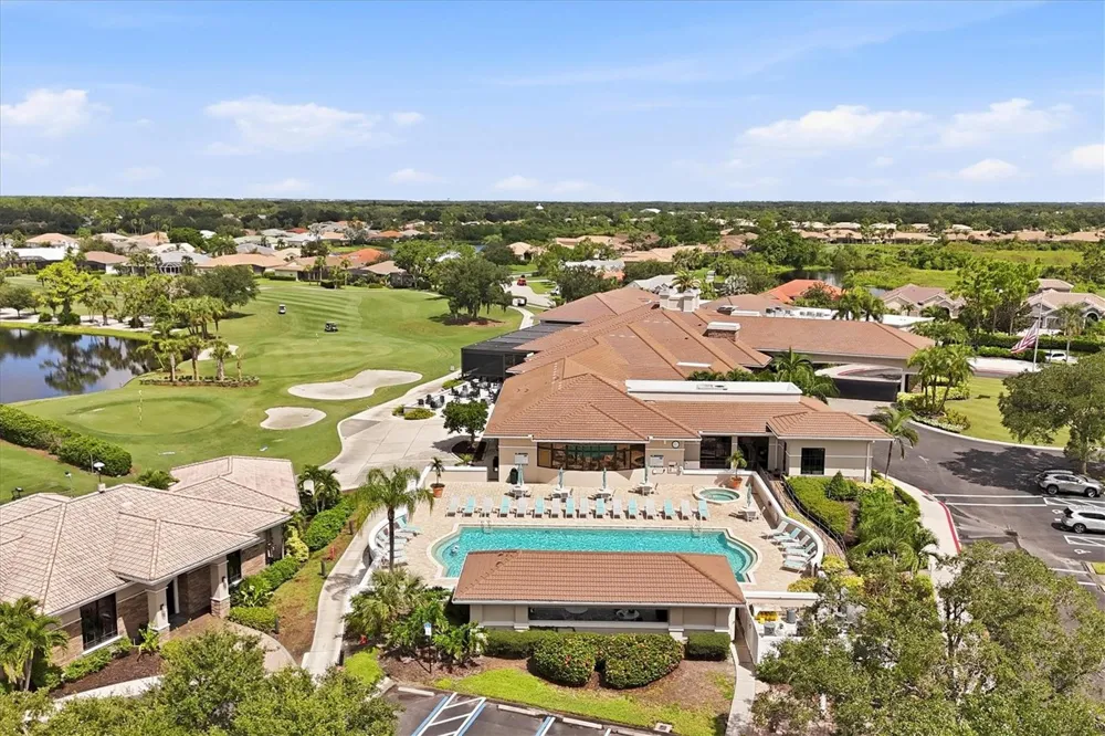 5221 MAHOGANY RUN AVENUE #224 Sarasota, FL 34241