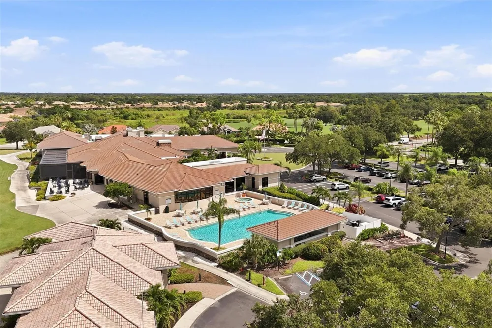 5221 MAHOGANY RUN AVENUE #224 Sarasota, FL 34241