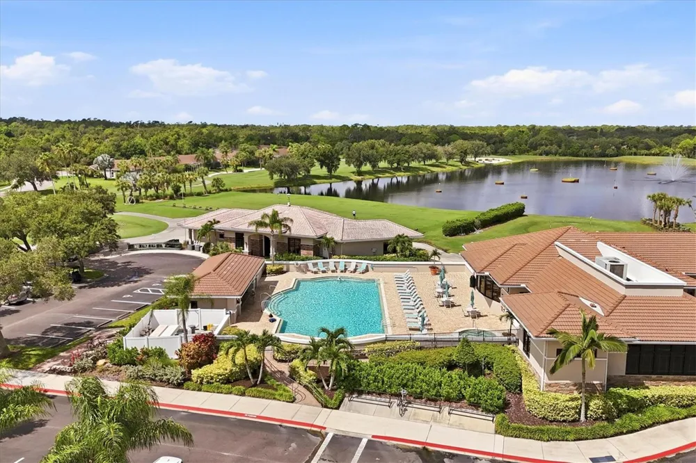 5221 MAHOGANY RUN AVENUE #224 Sarasota, FL 34241