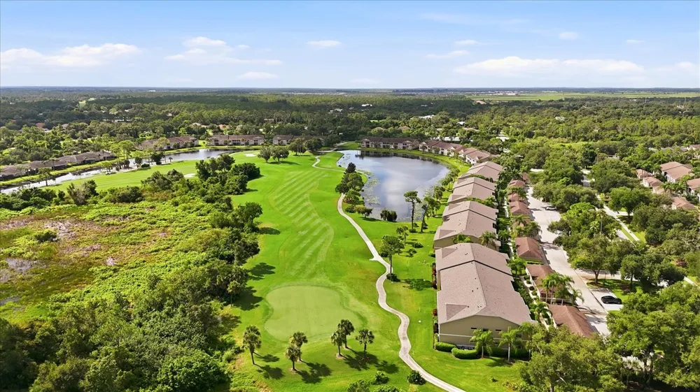 5221 MAHOGANY RUN AVENUE #224 Sarasota, FL 34241