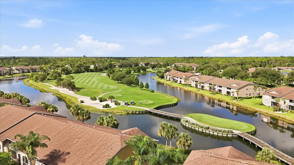 5221 MAHOGANY RUN AVENUE #224 Sarasota, FL 34241