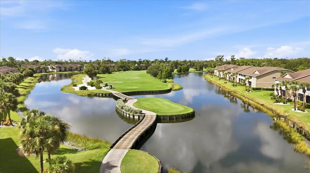 5221 MAHOGANY RUN AVENUE #224 Sarasota, FL 34241