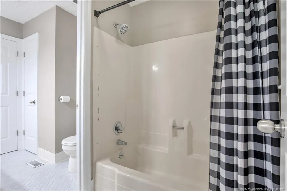 3614 Lakeshore Drive Hope Mills, NC 28348