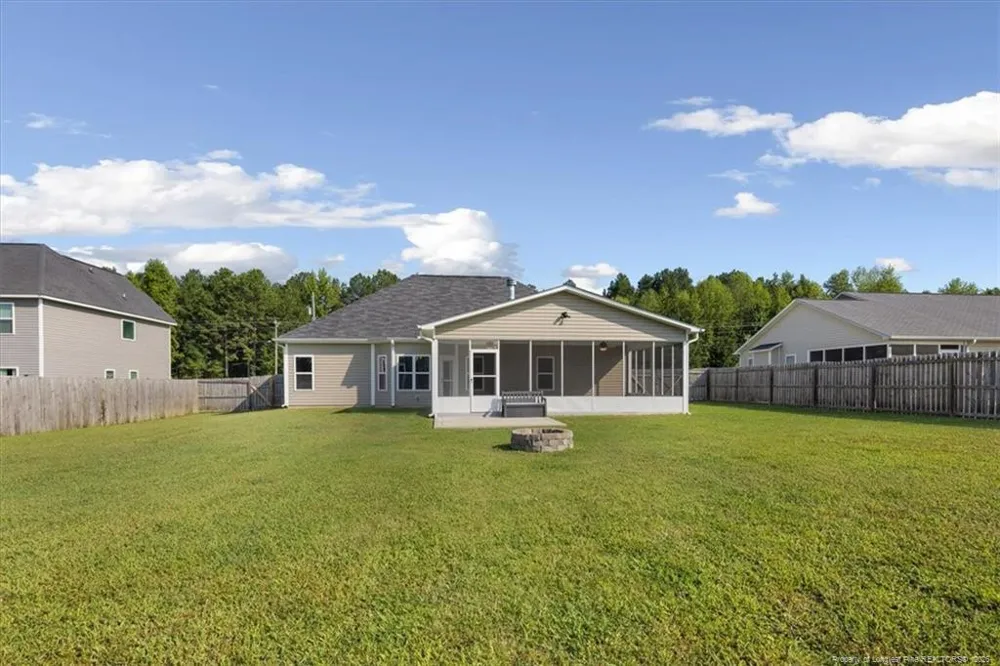5076 Phillipi Church Road Raeford, NC 28376