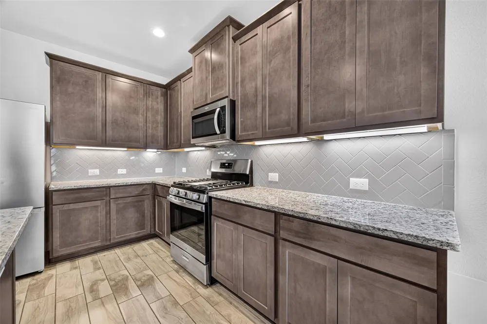 11319 Youngquist Drive Mont Belvieu, TX 77535