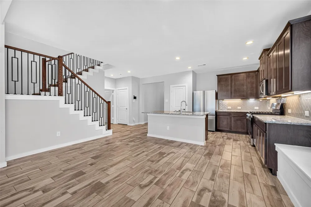 11319 Youngquist Drive Mont Belvieu, TX 77535