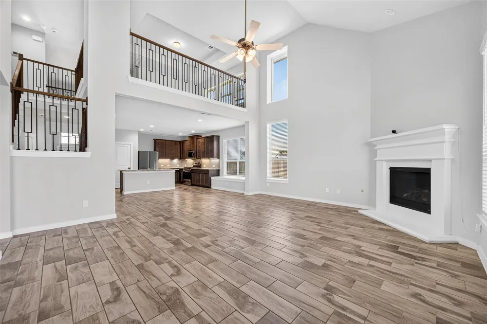 11319 Youngquist Drive Mont Belvieu, TX 77535