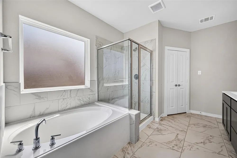 11319 Youngquist Drive Mont Belvieu, TX 77535